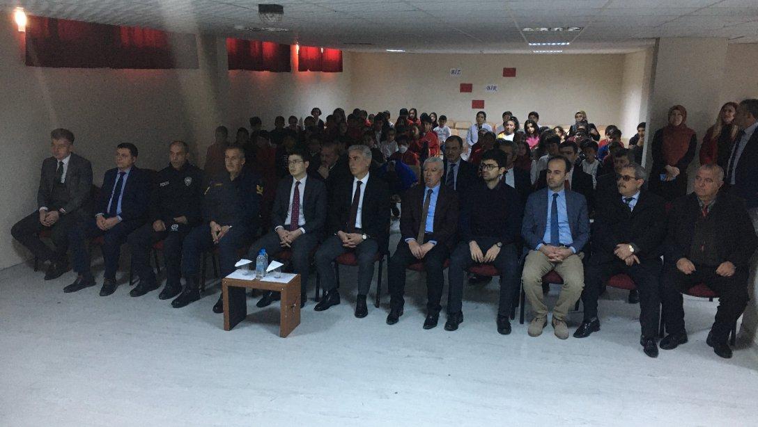 Boztepe Ortaokulu tarafından düzenlenen İstiklal Marşı'nın Kabulü'nün 99. yıldönümü ve Vatan şairi Mehmet Akif Ersoy'u Anma Programı.