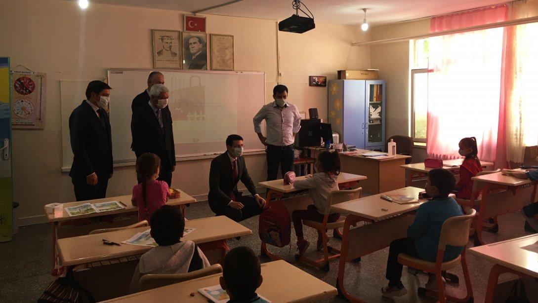 Kaymakamımız Sayın Muhammed Berat BERDİBEK ve İlçe Milli Eğitim Müdürümüzün Okul Ziyaretleri